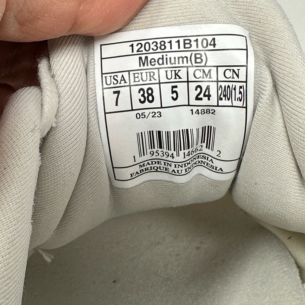 Brooks Adrenaline GTS 23 Women’s Shoes Size 7 Medium (B) - Picture 12 of 13